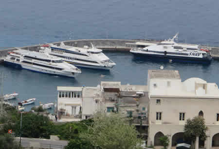Fast ferries docked at Marina Grande