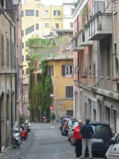 Calle del distrito Monti en Roma