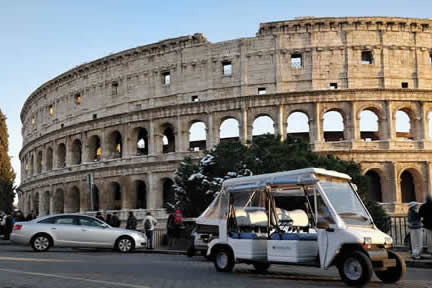 Tour en vehiculo privado por Roma cerca del Coliseo
