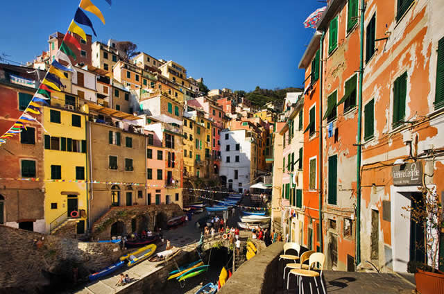Cinque Terre hiking day trip tours