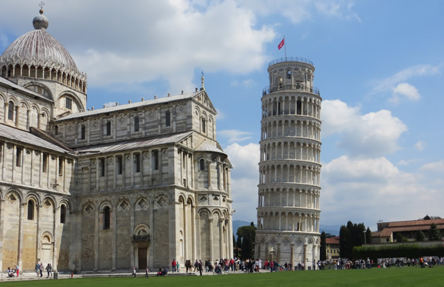  Leaning Tower of Pisa