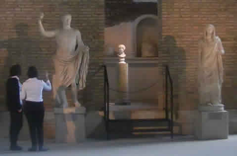 Estatuas en Palazzo Massimo Roma