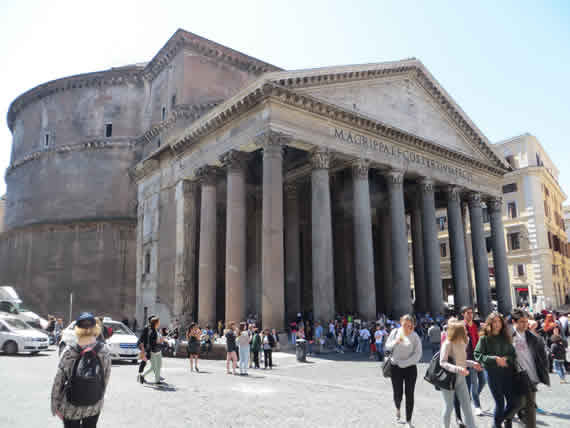 El Panteon Roma desde Piazza della Rotonda