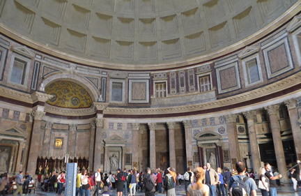Interior del Panteon Roma