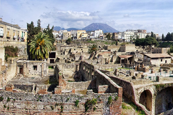 Naples to Sorrento tour transfer with stop at Herculaneum