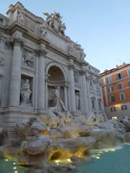 Fontana de Trevi por la noche