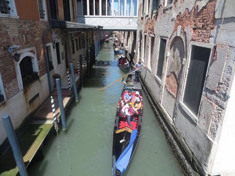 Venice gondola traffic congestion