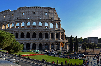 See sites like the Colosseum, Rome on this bike or e bike tour