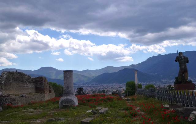 Pompei - tour or public transport?