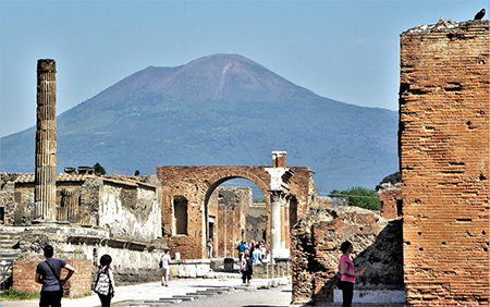 Pompeii day tour from Rome