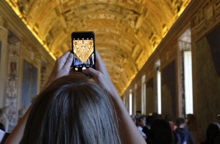 Vatican Museums and kids iphone