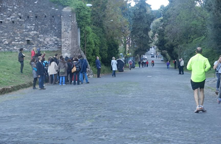 Tramo tipico del la Via Apia (Via Appia Antica) Roma