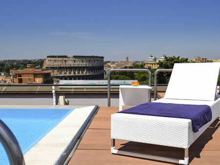 A hotel with a view of the Colosseum - Mercure Roma Centro, Rome